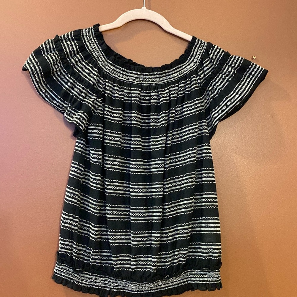 Max studio ladies Poly/cotton striped blouse in beautiful peasant style. Size XS